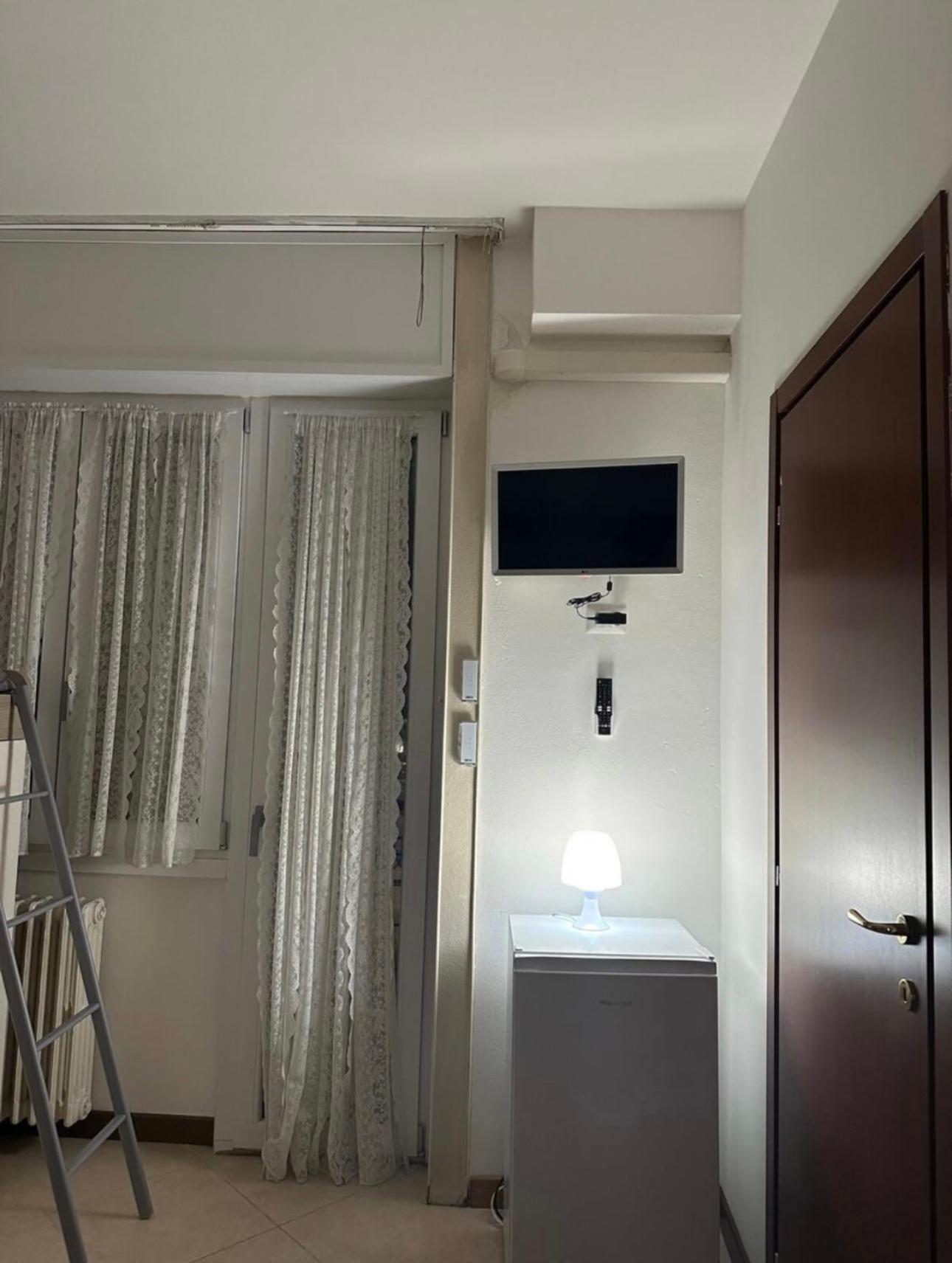 Gigli, Rooms Con Cucina In Comune E Terrazza Milan Exterior photo